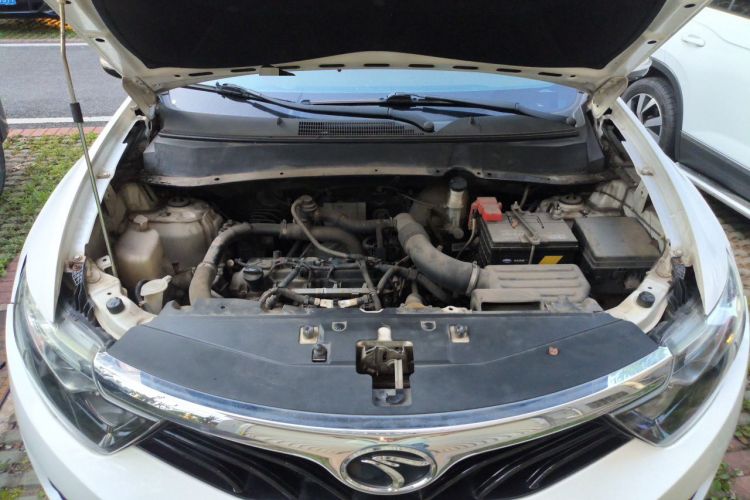 Used Soueast DX7 2017 1.5T Automatic Glory Edition Engine Bay