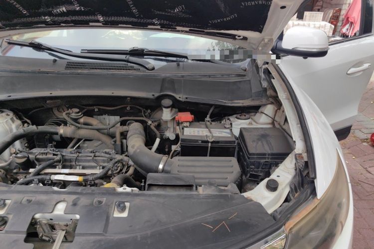 Used Soueast DX7 2017 1.5T Manual Triumph Edition Engine Bay Left