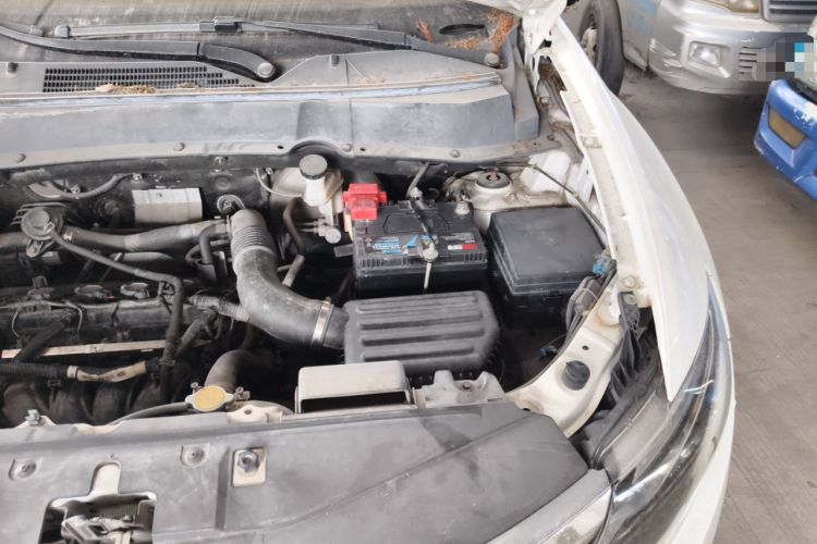 Used Soueast DX7 2017 1.5T Automatic Luxury Model Engine Bay Left