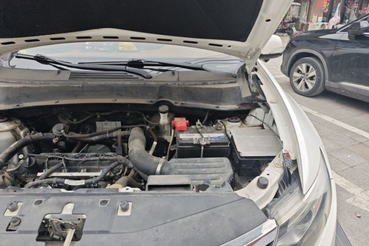 Used Soueast DX7 2017 1.5T Automatic Luxury Model Engine Bay Left