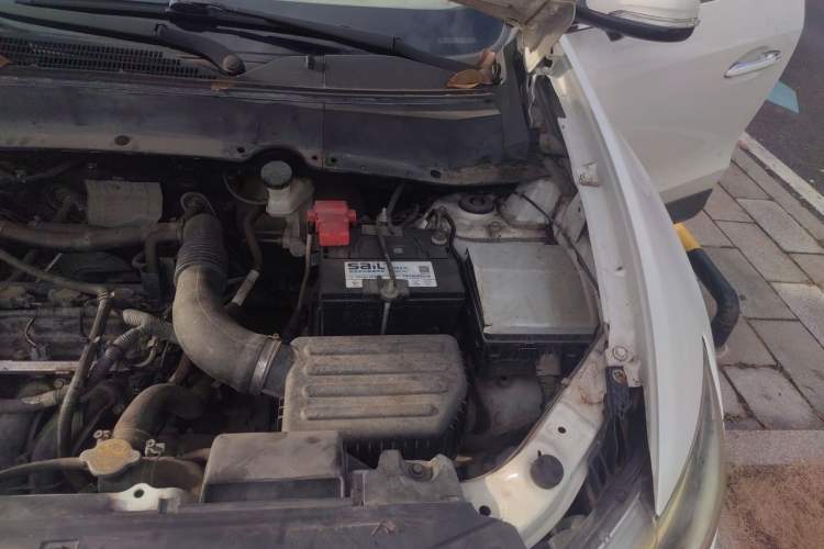 Used Soueast DX7 2017 1.5T Automatic Luxury Model Engine Bay Left