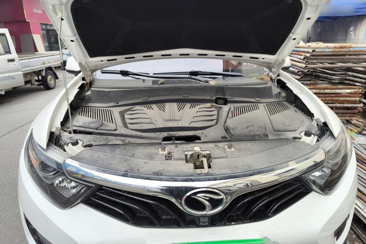 Used Soueast DX7 2017 1.5T Automatic White Rider Trim Engine Bay