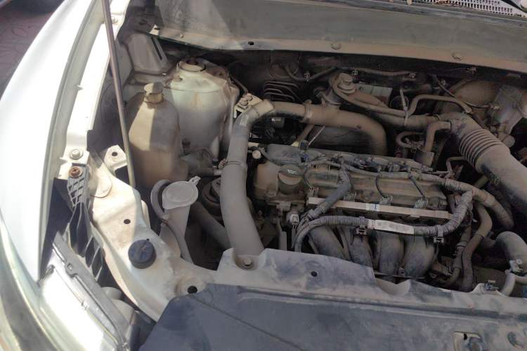 Used Soueast DX7 2017 1.5T Manual Triumph Edition Engine Bay Right