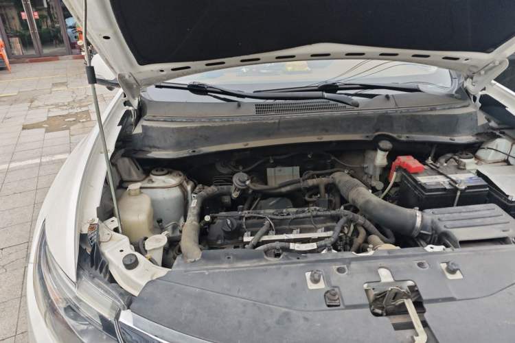 Used Soueast DX7 2017 1.5T Automatic Luxury Model Engine Bay Right