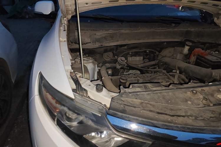 Used Soueast DX7 2017 1.5T Automatic Glory Edition Engine Bay Right