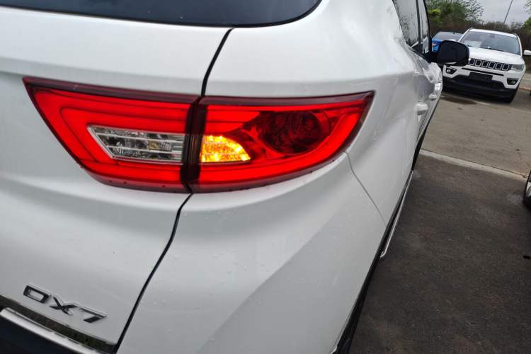 Used Soueast DX7 2017 1.5T Automatic Luxury Model Exterior 3