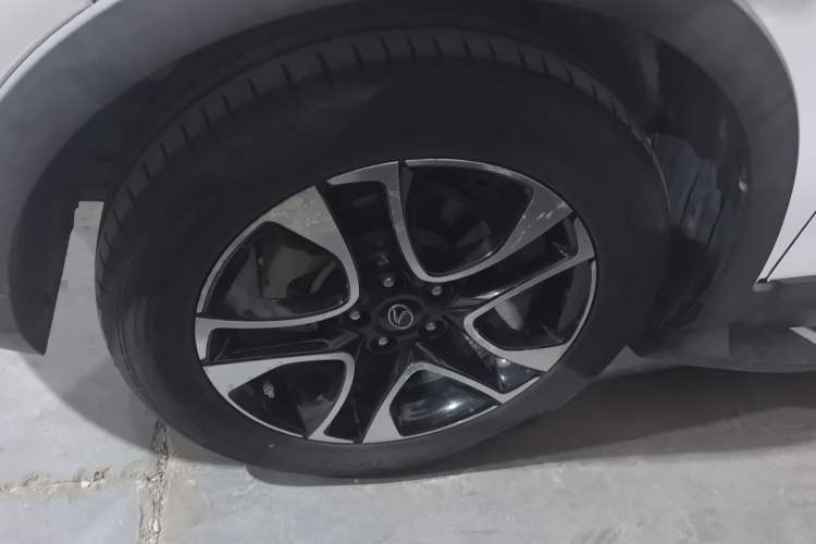 Used Soueast DX7 2017 1.5T Automatic Luxury Model Exterior 4