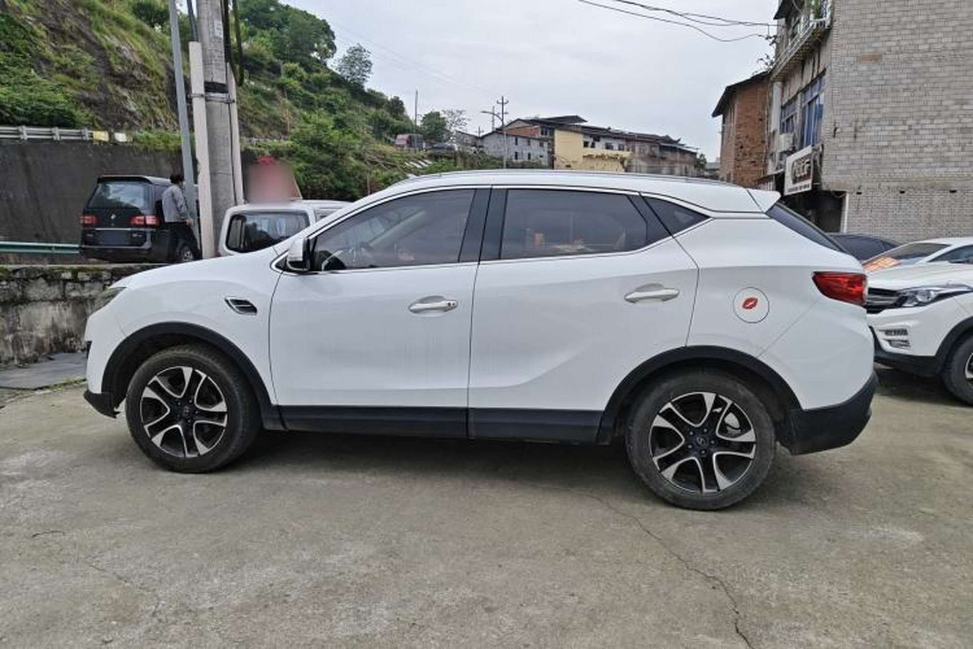 Used Soueast DX7 2017 1.5T Automatic Glory Edition Exterior 6
