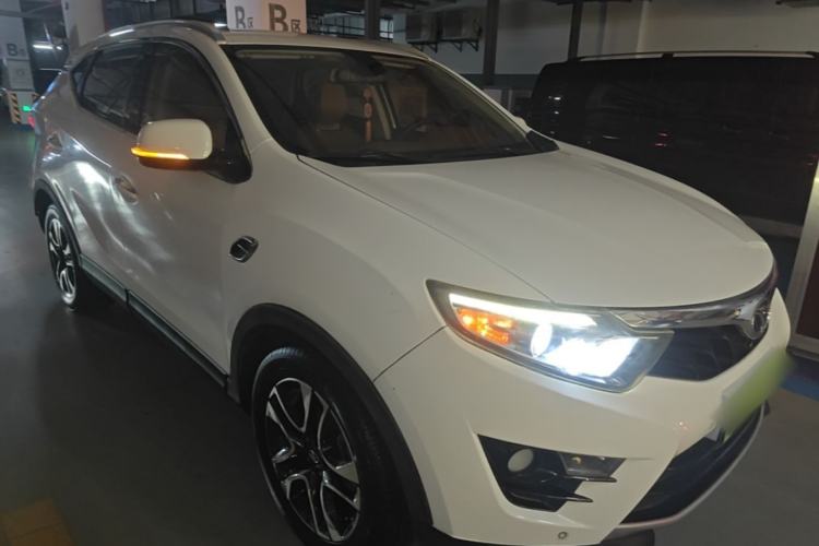 Used Soueast DX7 2017 1.5T Automatic Luxury Model Front Right 45 Deg