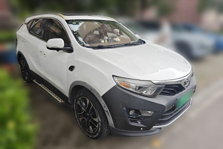 Used Soueast DX7 2017 1.5T Automatic Luxury Model Front Right 45 Deg