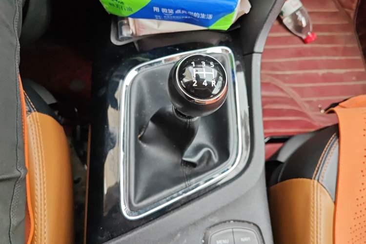 Used Soueast DX7 2017 2.0T Manual CCPC Champion Edition Gear Lever