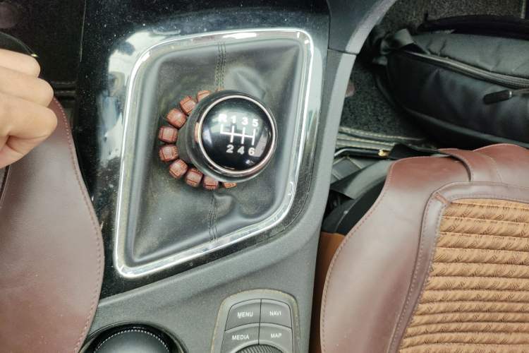 Used Soueast DX7 2017 1.5T Manual Triumph Edition Gear Lever