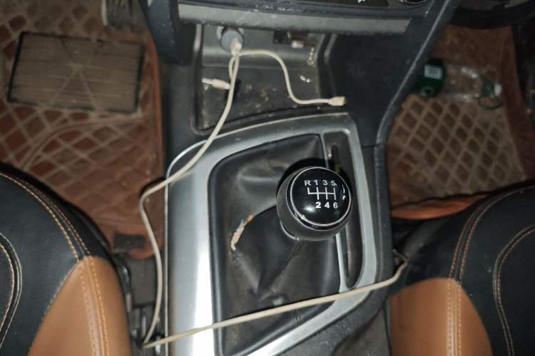 Used Soueast DX7 2017 1.5T Manual Comfort Model Gear Lever