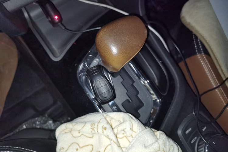 Used Soueast DX7 2017 1.5T Automatic Glory Edition Gear Lever