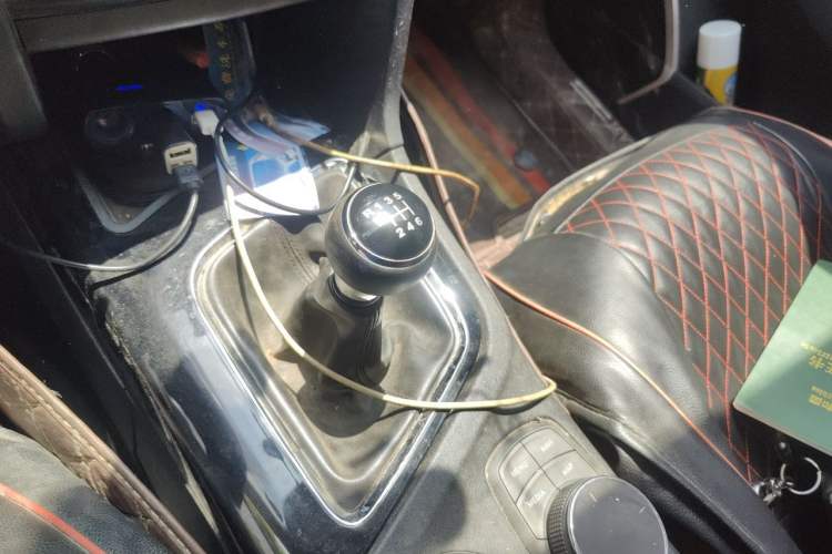 Used Soueast DX7 2017 1.5T Manual Triumph Edition Gear Lever