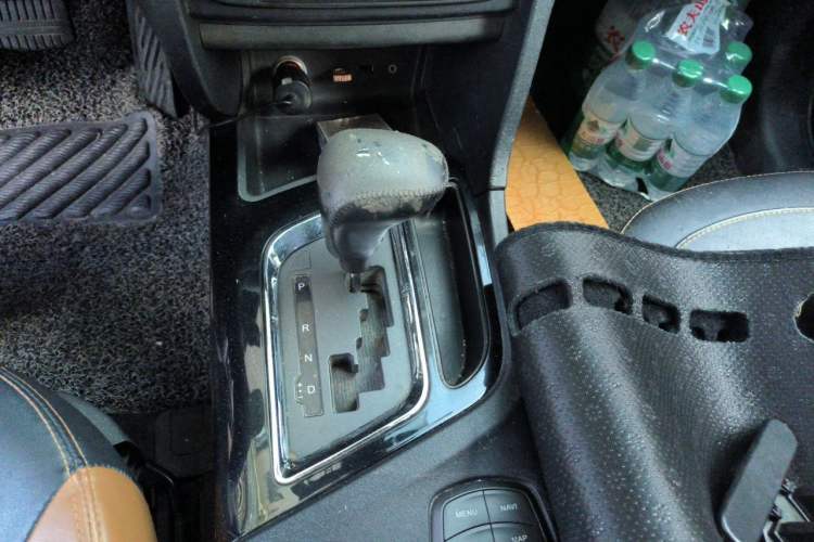 Used Soueast DX7 2017 1.5T Automatic Glory Edition Gear Lever