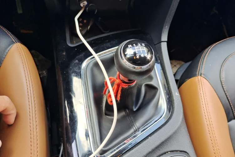 Used Soueast DX7 2017 1.5T Manual Triumph Edition Gear Lever