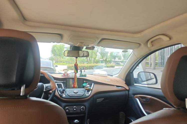 Used Soueast DX7 2017 1.5T Manual Triumph Edition Headliner