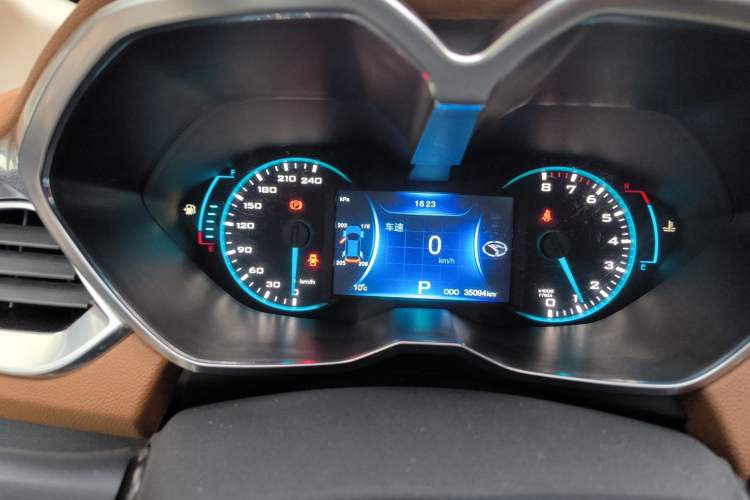 Used Soueast DX7 2017 1.5T Automatic White Rider Trim Instrument Cluster
