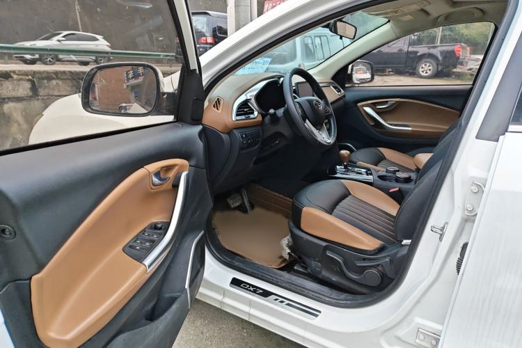 Used Soueast DX7 2017 1.5T Automatic Glory Edition Interior 1