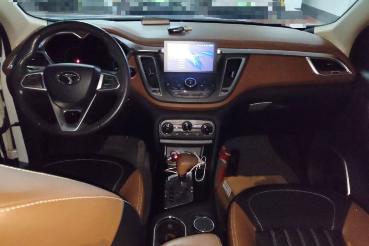 Used Soueast DX7 2017 1.5T Automatic Luxury Model Interior 2