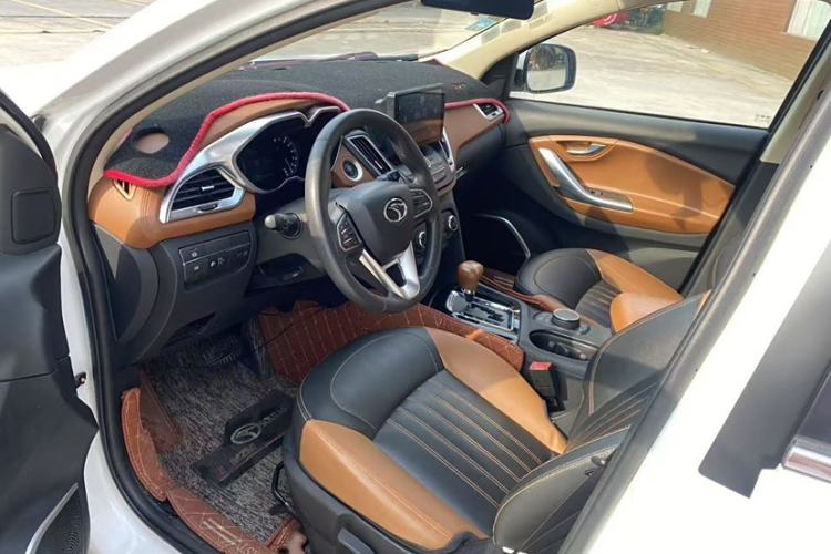 Used Soueast DX7 2017 1.5T Automatic Glory Edition Interior 4