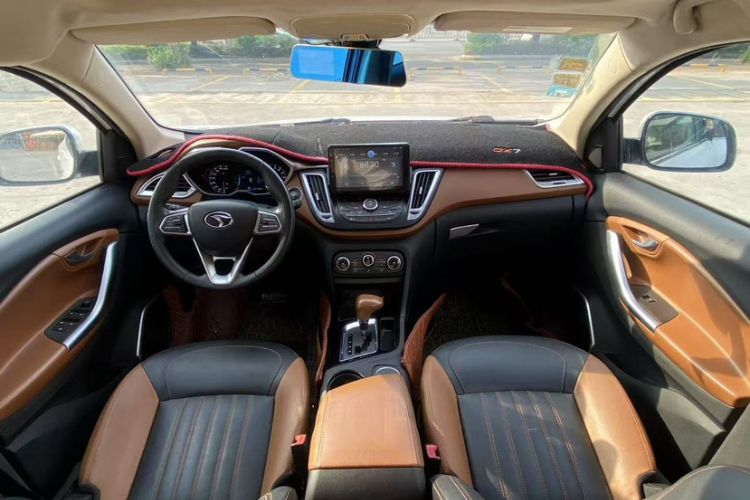 Used Soueast DX7 2017 1.5T Automatic Glory Edition Interior 5