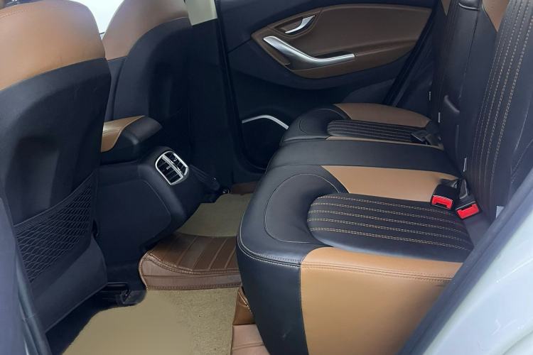 Used Soueast DX7 2017 1.5T Automatic Glory Edition Interior 7