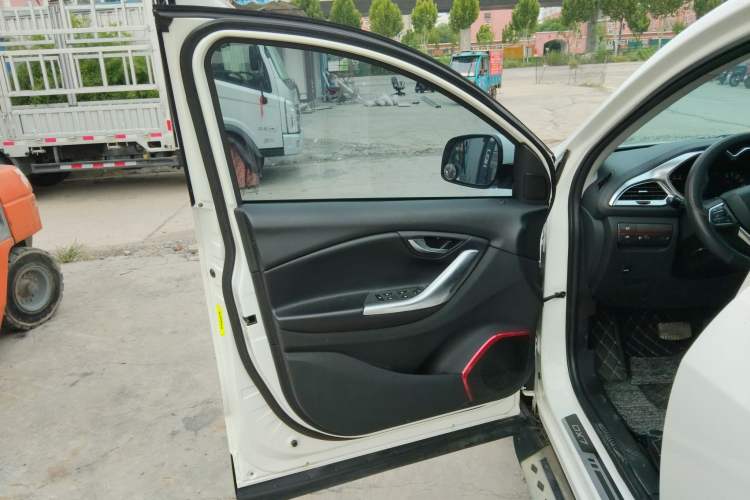 Used Soueast DX7 2017 1.5T Automatic Luxury Model Left Front Door Interior