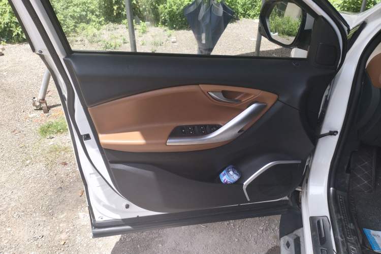 Used Soueast DX7 2017 1.5T Automatic Luxury Model Left Front Door Interior