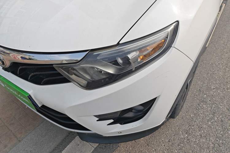 Used Soueast DX7 2017 1.5T Automatic White Rider Trim Left Front Headlight