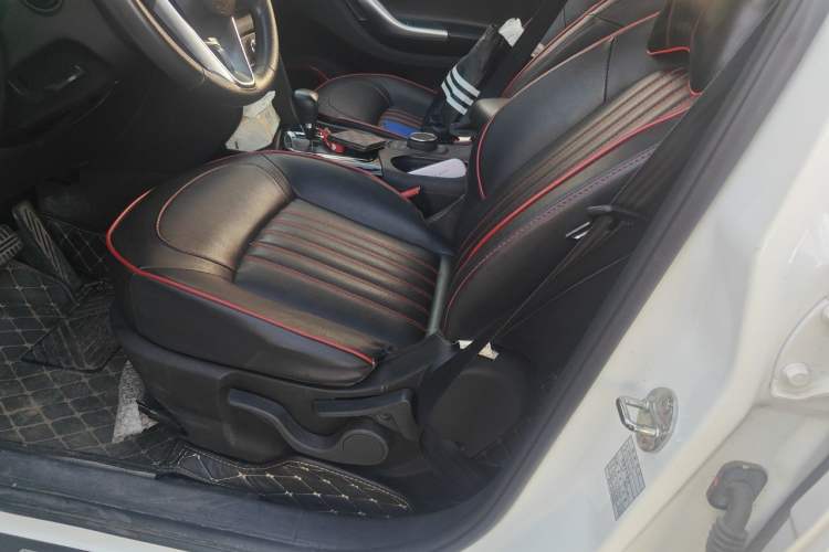 Used Soueast DX7 2017 1.5T Automatic Glory Edition Left Front Seat