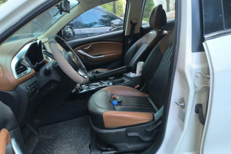 Used Soueast DX7 2017 1.5T Automatic Glory Edition Left Front Seat