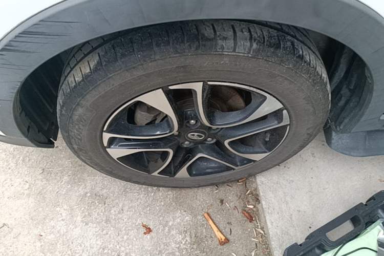 Used Soueast DX7 2017 1.5T Manual Luxury Model Left Front Wheel Hub