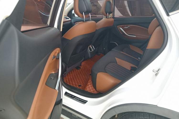 Used Soueast DX7 2017 1.5T Automatic Luxury Model Left Rear Seat