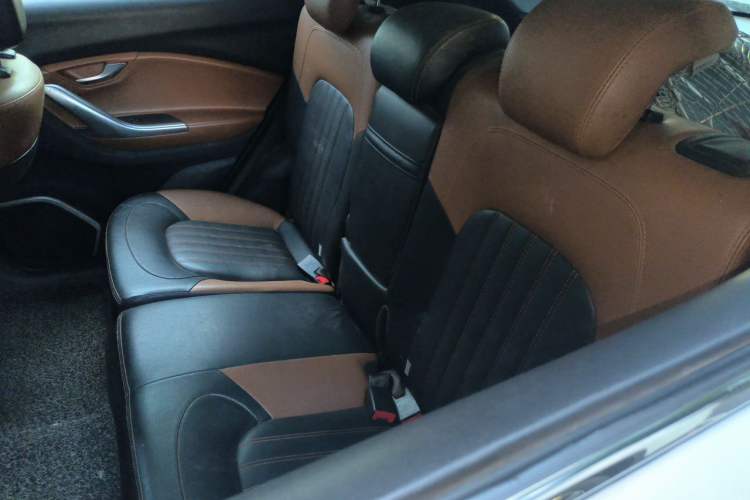 Used Soueast DX7 2017 1.5T Automatic Glory Edition Left Rear Seat