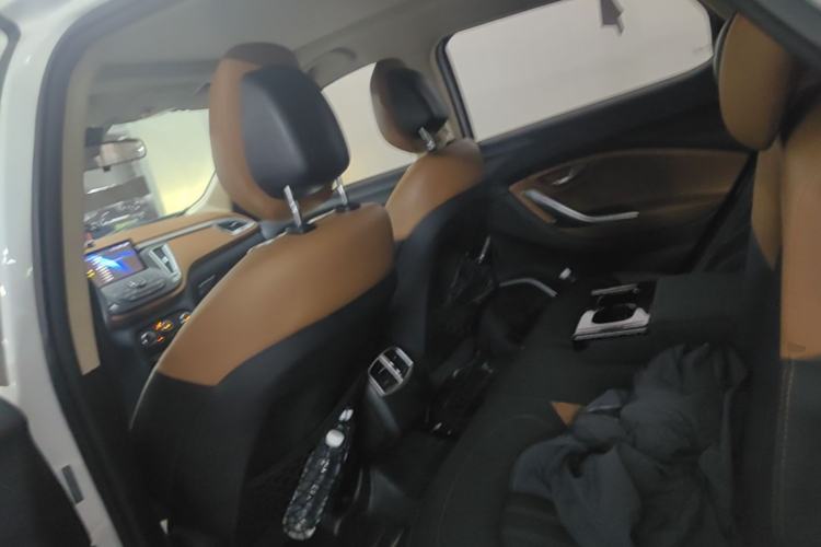 Used Soueast DX7 2017 1.5T Automatic Luxury Model Left Rear Seat