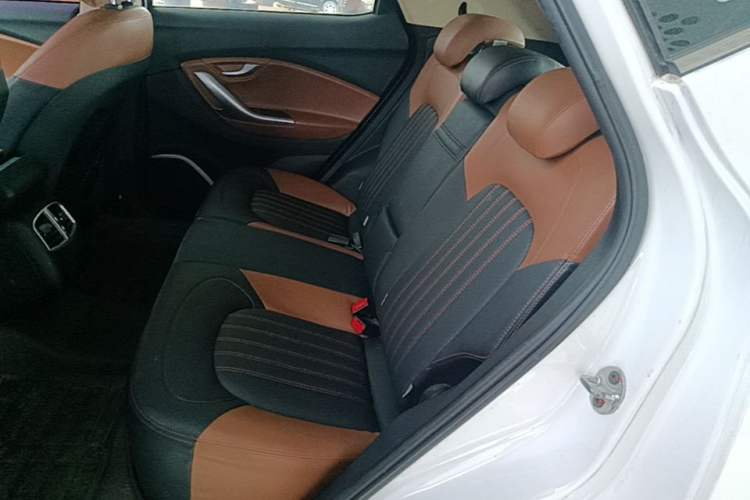 Used Soueast DX7 2017 1.5T Manual Luxury Model Left Rear Seat
