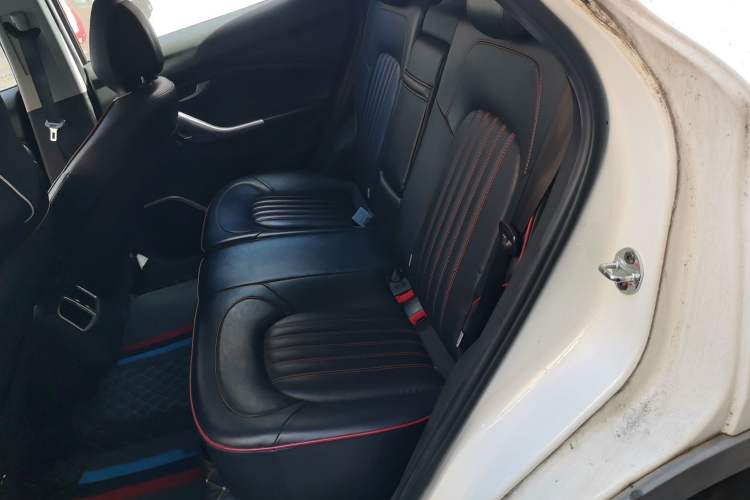 Used Soueast DX7 2017 1.5T Automatic Luxury Model Left Rear Seat