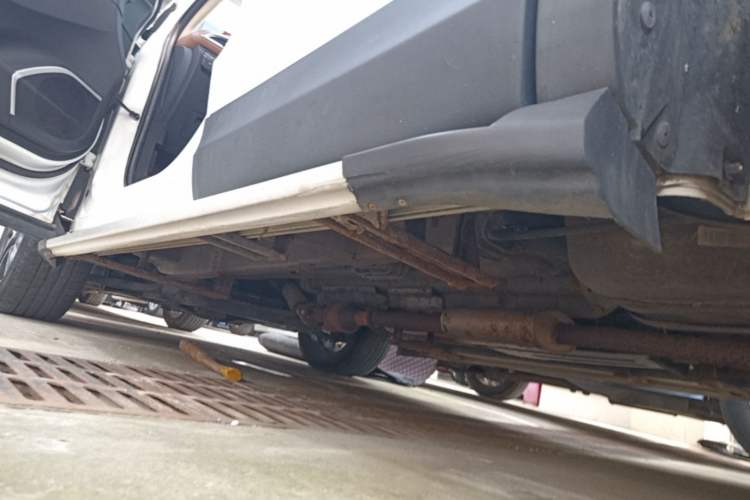 Used Soueast DX7 2017 1.5T Automatic Luxury Model Left Side Sill