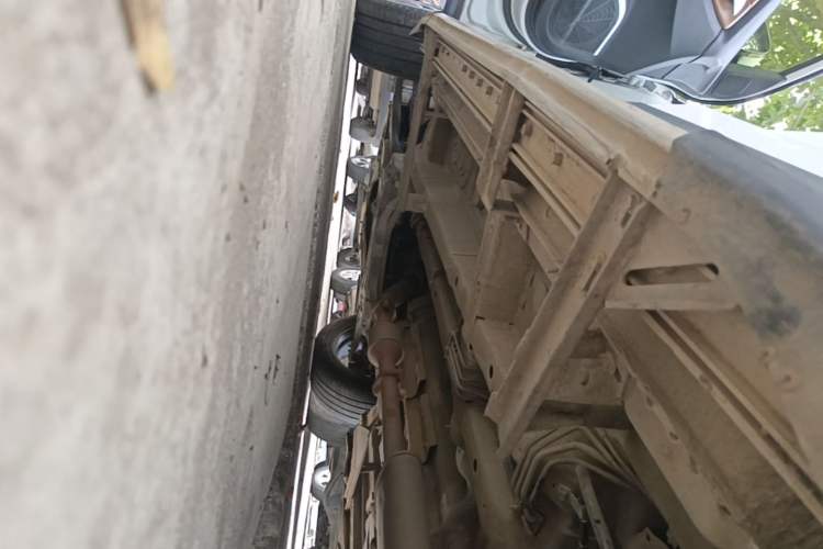 Used Soueast DX7 2017 1.5T Manual Triumph Edition Left Side Sill