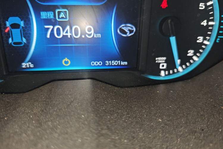 Used Soueast DX7 2017 1.5T Manual Comfort Model Odometer Close Up