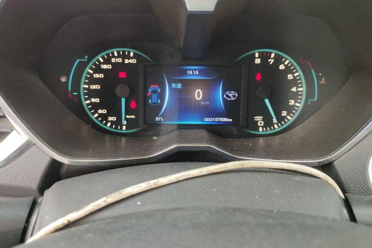 Used Soueast DX7 2017 1.5T Manual Triumph Edition Odometer Close Up