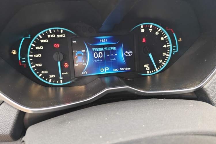 Used Soueast DX7 2017 1.5T Automatic Luxury Model Odometer Close Up