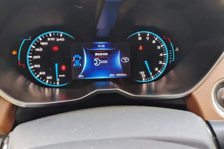 Used Soueast DX7 2017 1.5T Manual Triumph Edition Odometer Close Up