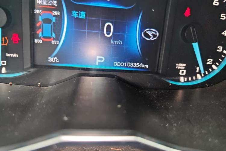 Used Soueast DX7 2017 1.5T Automatic Luxury Model Odometer Close Up