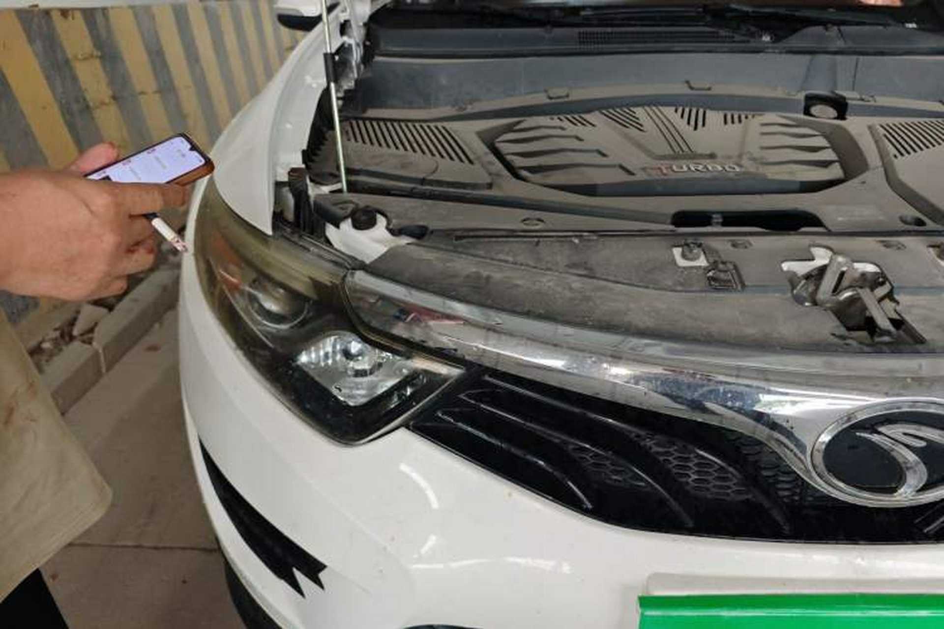 Used Soueast DX7 2017 1.5T Manual Comfort Model Right Front Headlight