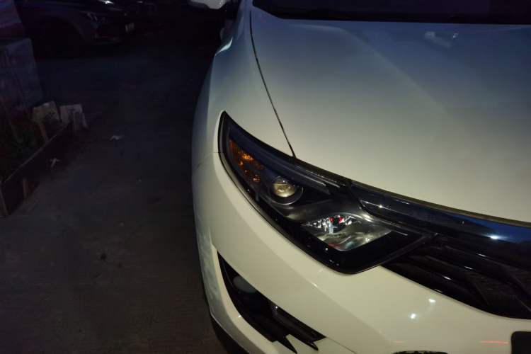 Used Soueast DX7 2017 1.5T Automatic Glory Edition Right Front Headlight