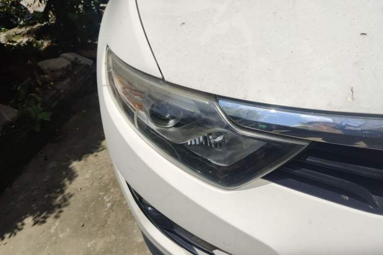 Used Soueast DX7 2017 1.5T Manual Triumph Edition Right Front Headlight