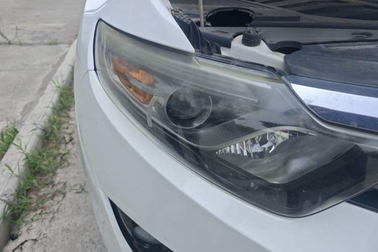 Used Soueast DX7 2017 1.5T Manual Triumph Edition Right Front Headlight